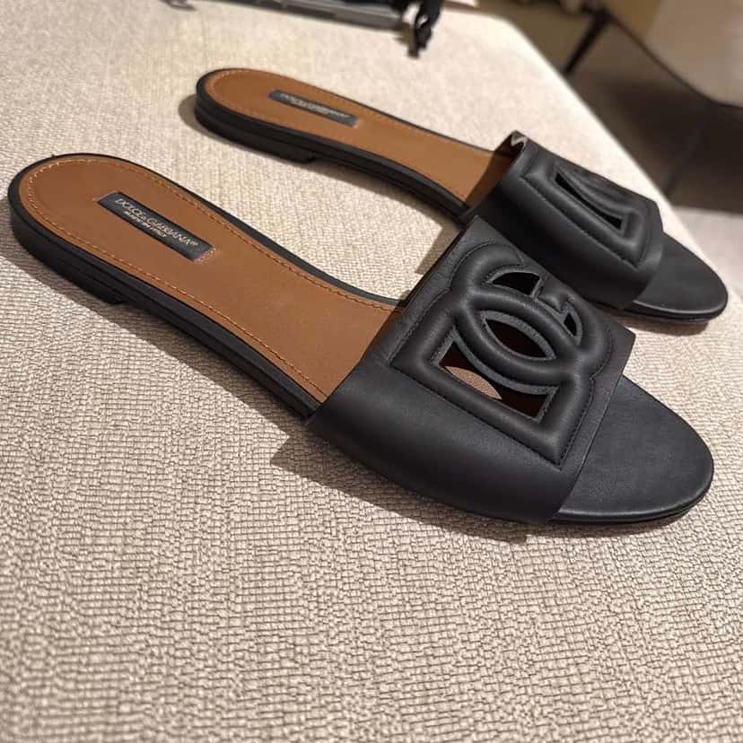 Dolce & Gabbana Millennials Sandals Black Leather Good condition - Inside View