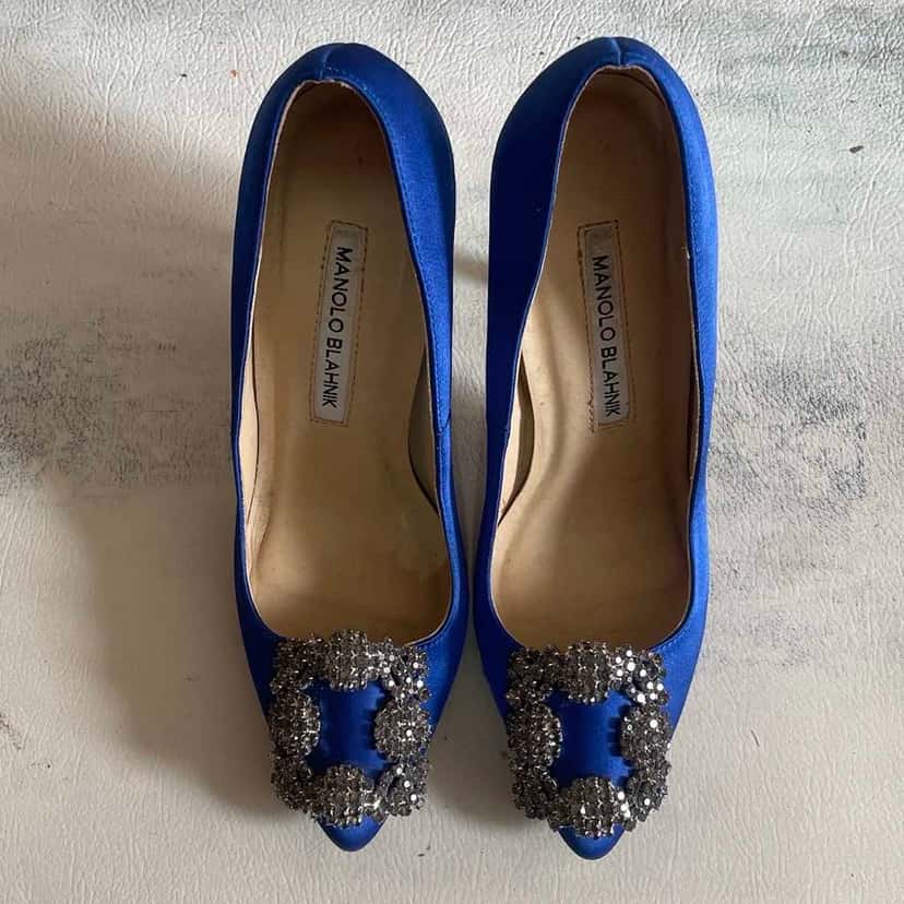 Manolo Blahnik Hangisi Blue Satin Blue Satin Very good condition - Inside View