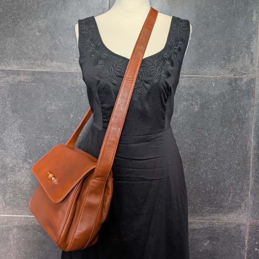 Gucci Vintage Bamboo Messenger Crossbody Brown Leather Wood Good condition - Inside View