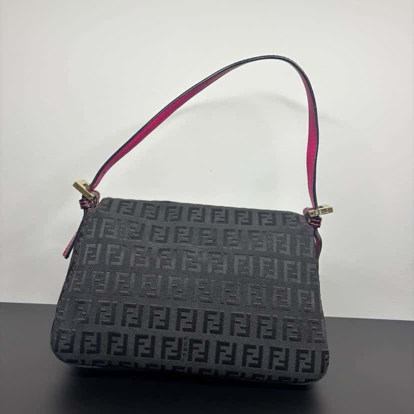 Fendi Baguette Black Canvas Leather Very good condition - Back View