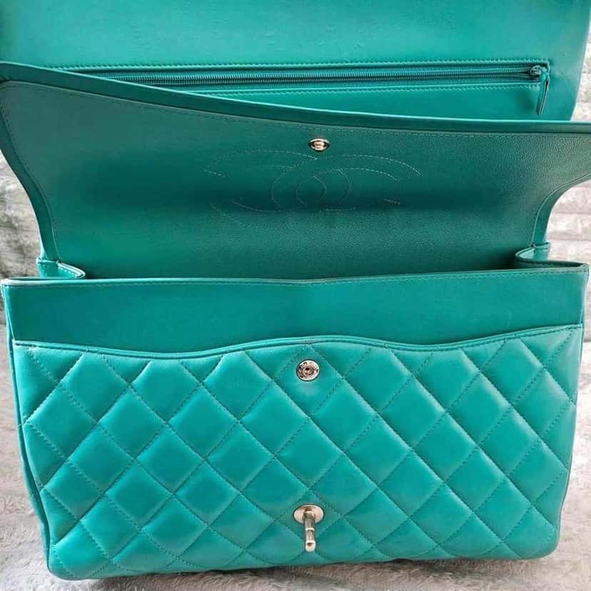 Chanel Maxi Flap Green Leather Gold Good condition - Inside View