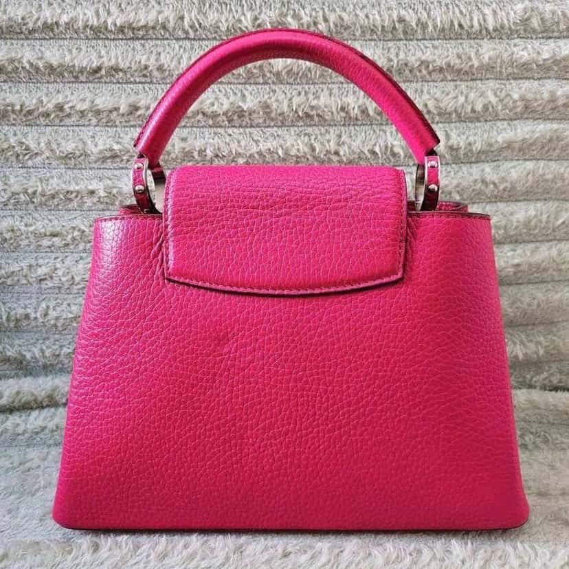 Louis Vuitton Capucines BB Pink Leather Silver Good condition - Model View