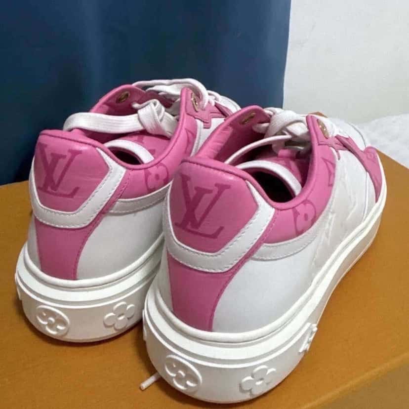 Louis Vuitton Time Out Pink Leather Never worn - Back View