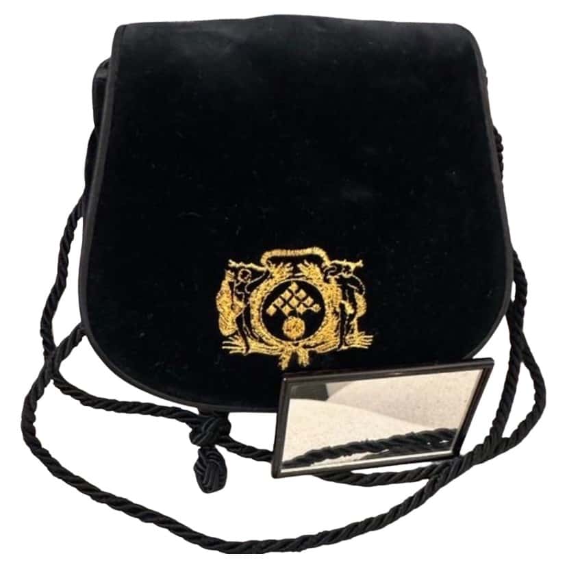 Bottega Veneta Vintage Black Velvet Shoulderbag Black Velvet Never worn - Front View