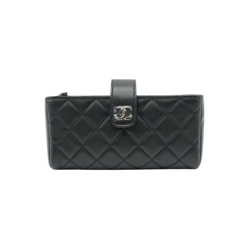 Chanel Black Quilted Leather Reissue CC Phone Pouch Black Leather Good condition - Front View
