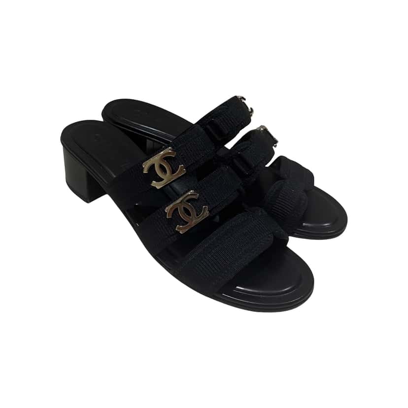 Chanel CC Logo Multi-Strap Black Leather Very good condition - Front View