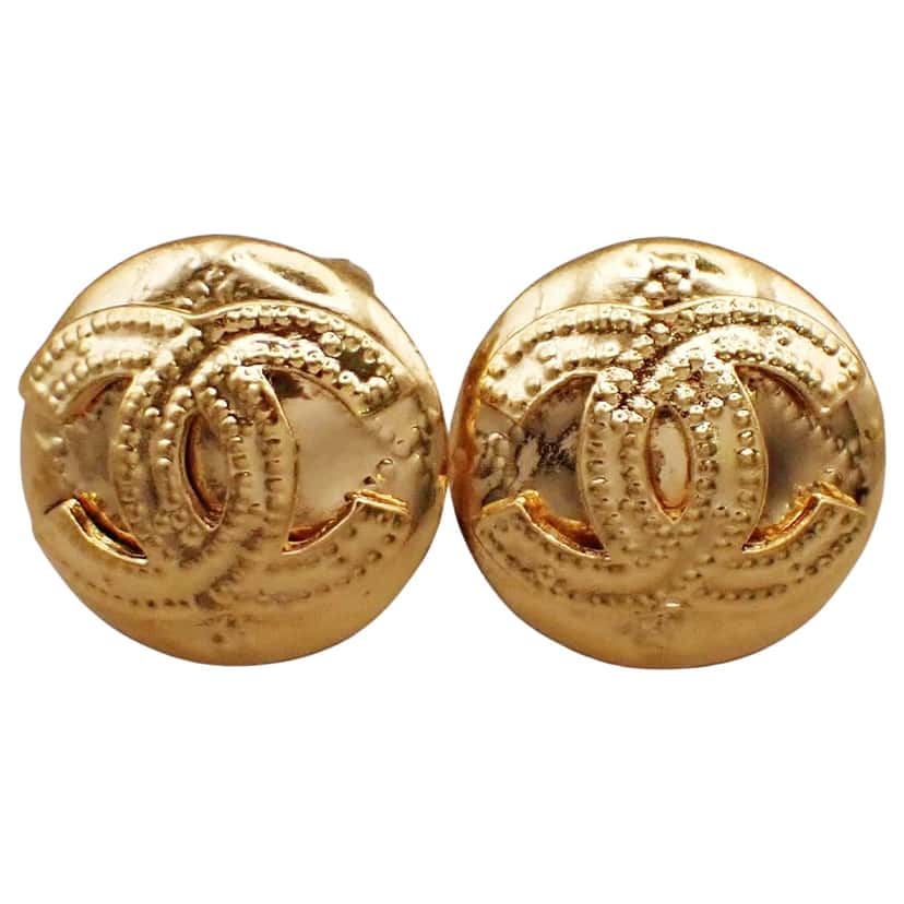 Chanel Vintage Round CC Clip-On Earrings Gold Good condition - Front View