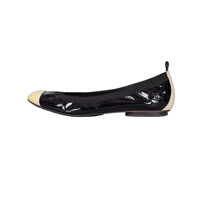 Chanel Chanel Black Patent Leather Ballerina Flats - Size 39.5 pre-owned Black Leather Good condition - Front View