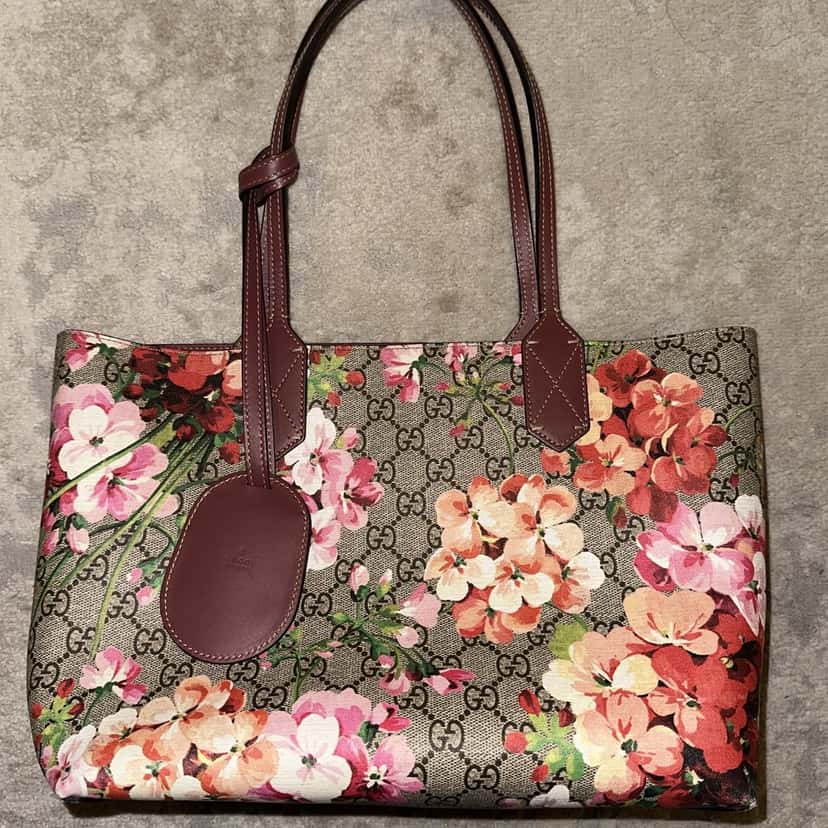 Gucci GG Supreme Reversible Blooms MultiColor Canvas Very good condition - Back View