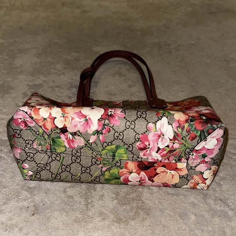 Gucci GG Supreme Reversible Blooms MultiColor Canvas Very good condition - Inside View