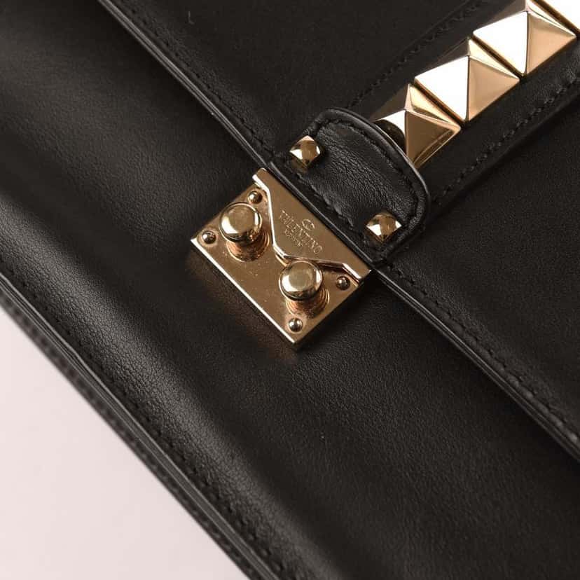 Valentino Garavani Glam Lock Bag Black Leather Metal Very good condition - Model View