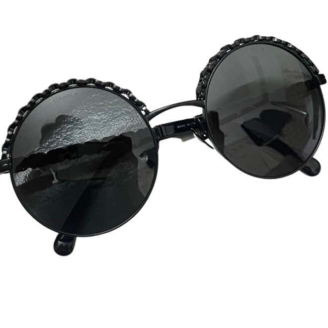 Chanel Round Sunglasses Black Plastic Good condition - Front View