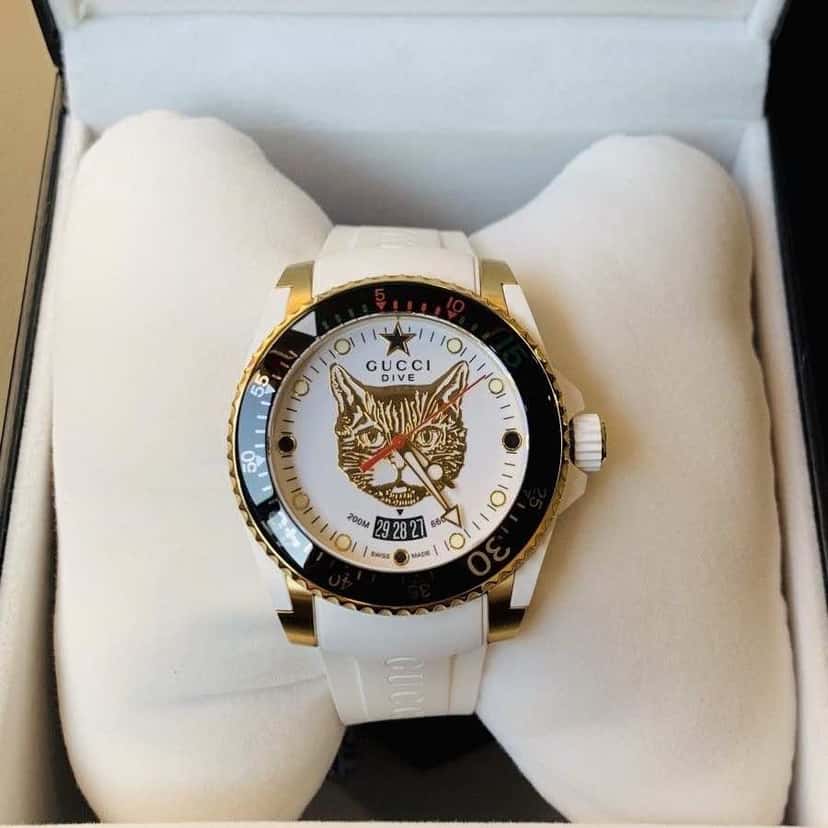 Gucci Gucci Dive White Never worn, with tag - Model View