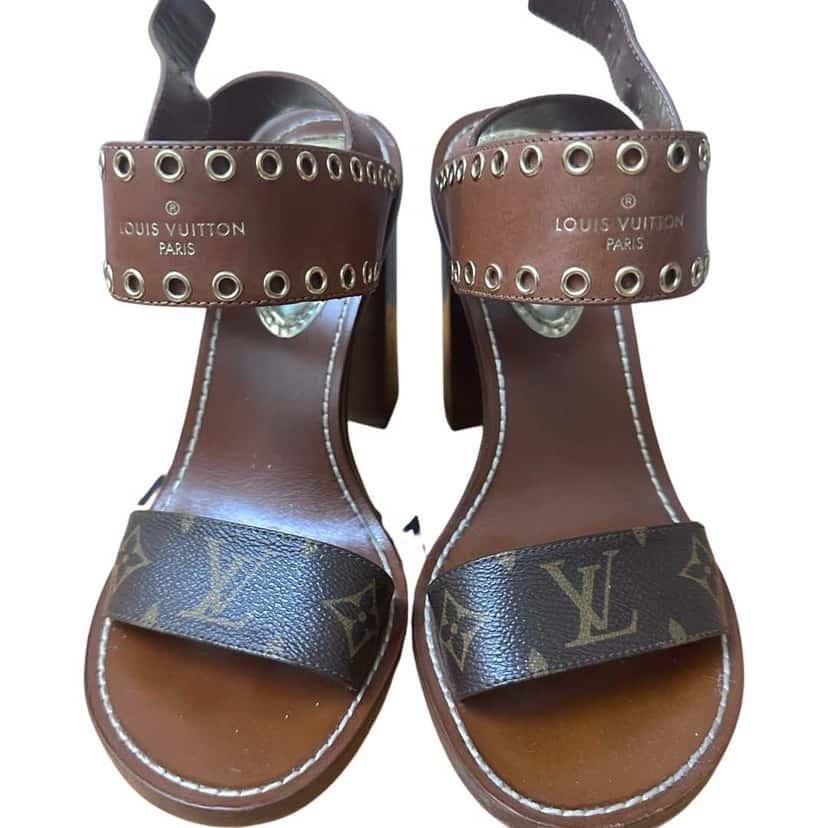 Louis Vuitton Heel Sandals Brown Leather Fair condition - Front View