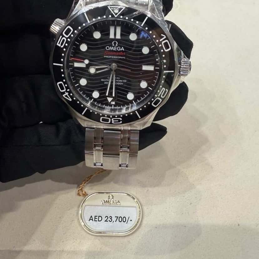 Omega Seamaster Diver 300m Black Never worn, with tag - Box View