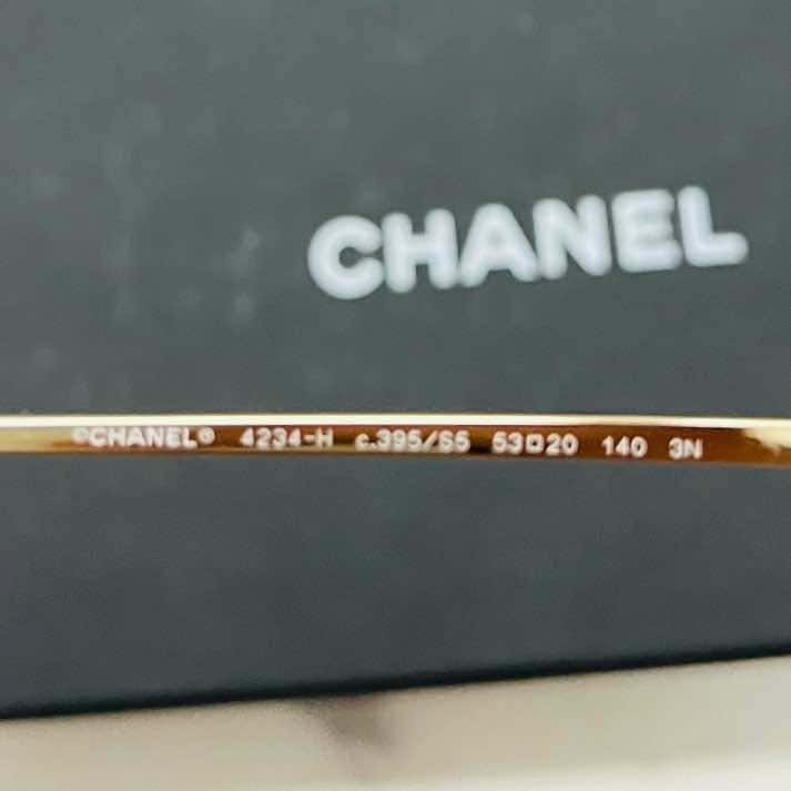 Chanel Pearl Round Sunglasses Gold Stainless steel Polycarbonate Very good condition - Back View