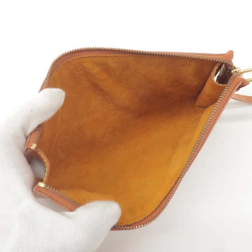 Louis Vuitton Epi Pochette Accessoires Camel Leather Leather Very good condition - Inside View