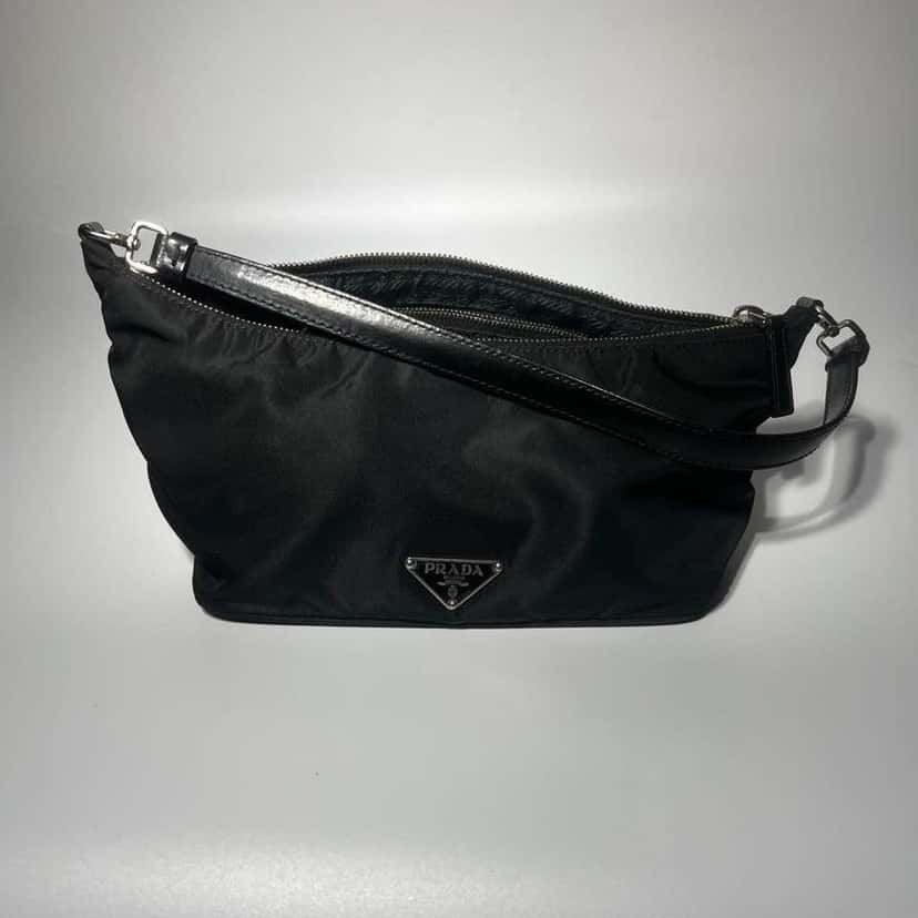 Prada Nylon Tessuto Black Very good condition - Model View