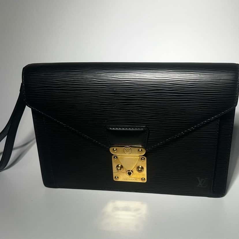 Louis Vuitton Dragonne Pochette Black Leather Metal Good condition - Model View