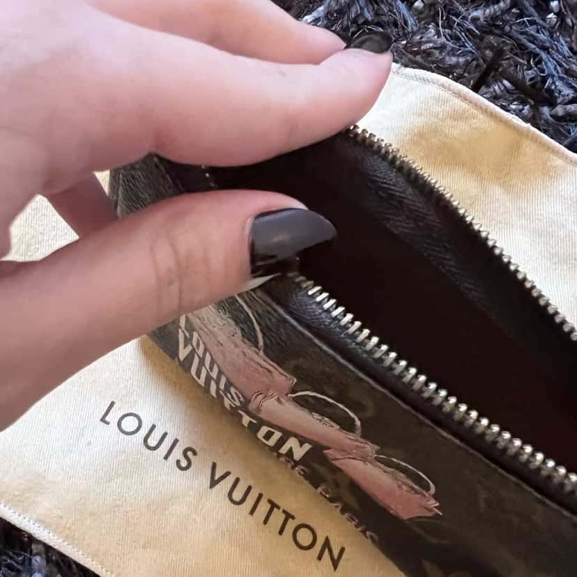 Louis Vuitton Mini Pochette Accessoires Brown Canvas Gold Never worn - Inside View