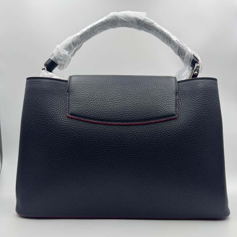 Louis Vuitton Capucines Black Good condition - Back View