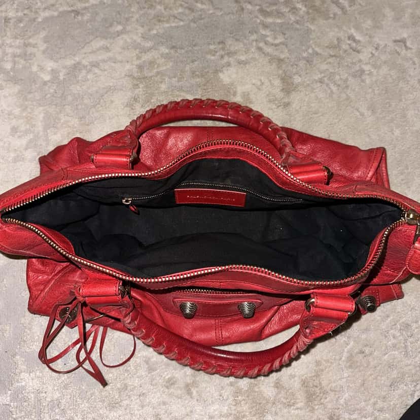 Balenciaga City Red Leather Very good condition - Model View