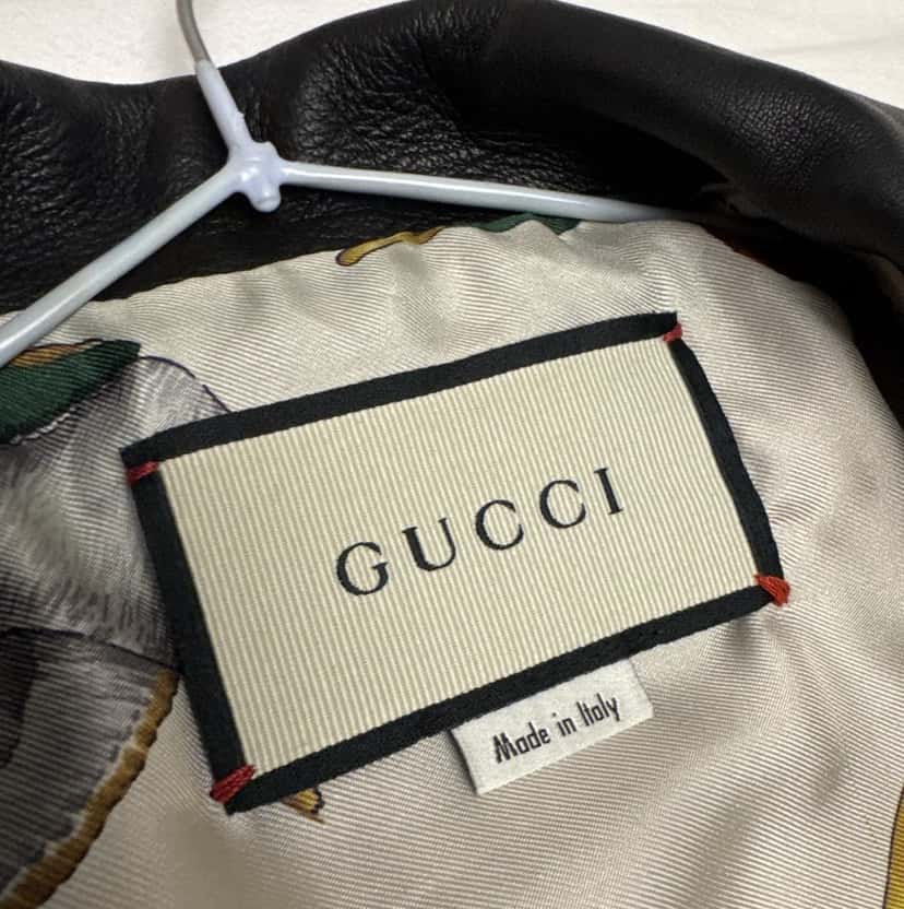 Gucci women's leather jacket Black Leather Very good condition - Inside View