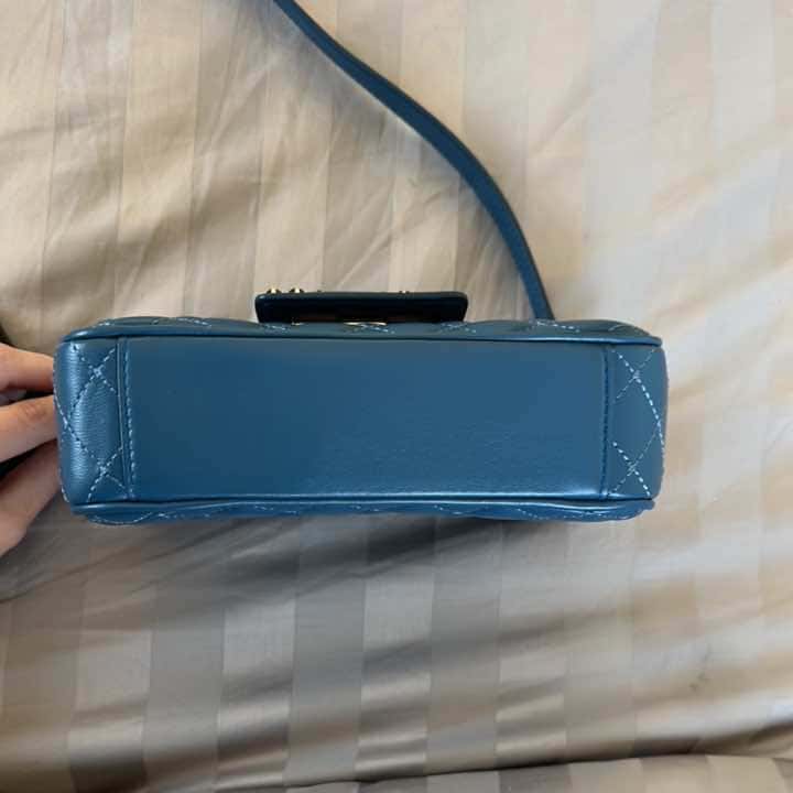 Dolce & Gabbana DG Millenials Blue Leather Gold Never worn, with tag - Model View