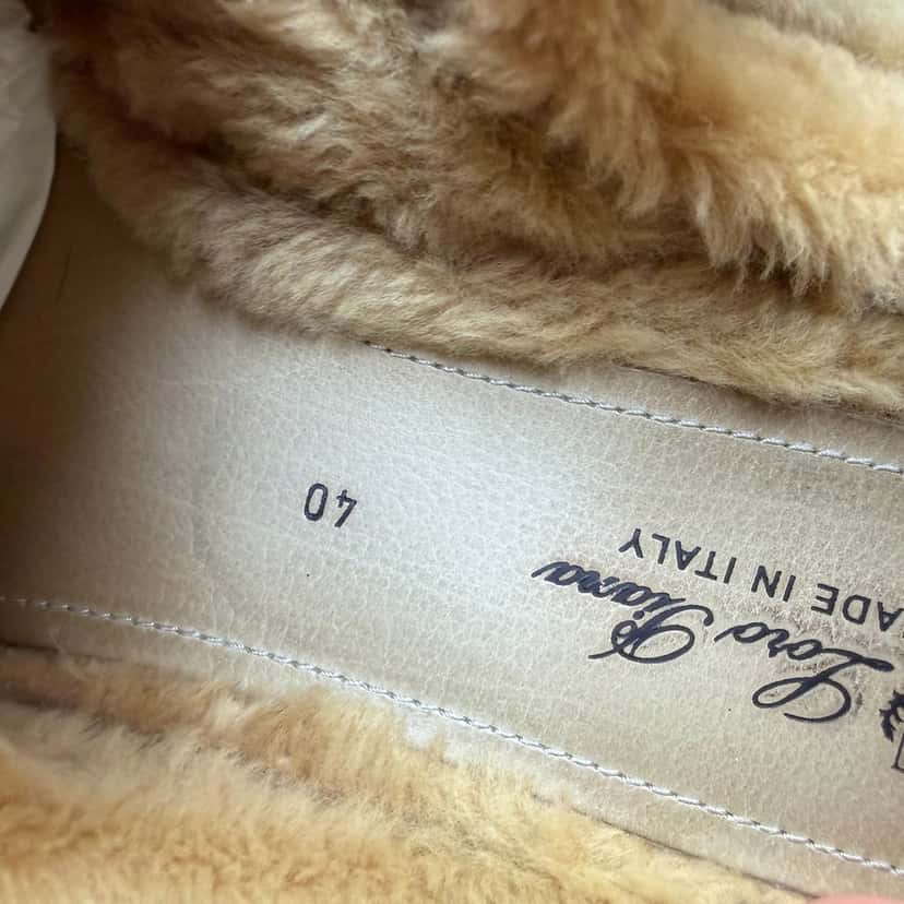Loro Piana Summer Walk Charm Babuche Beige Suede Very good condition - Model View