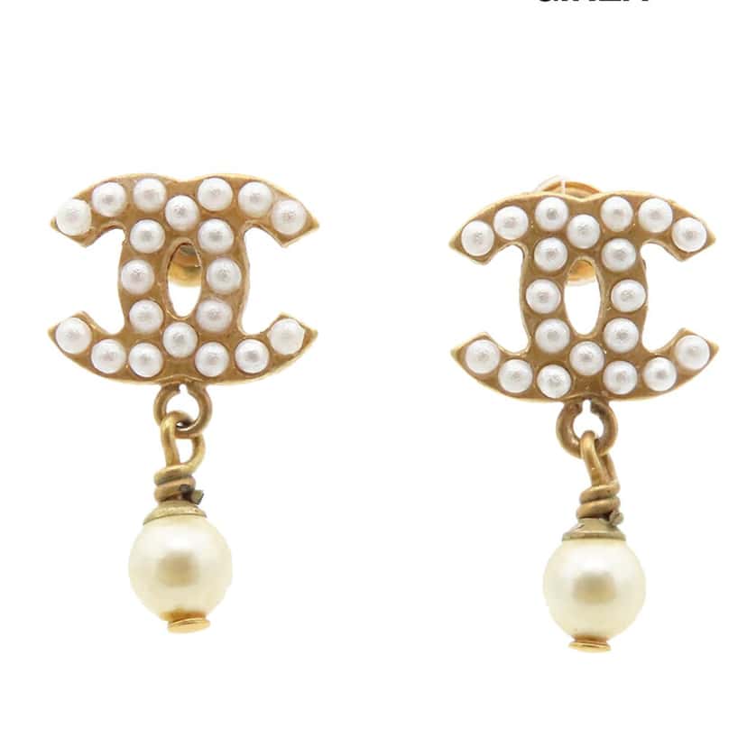 Chanel CC Gold Plated Faux Pearl Swing Push Back Earrings Gold Metal Very good condition - Front View