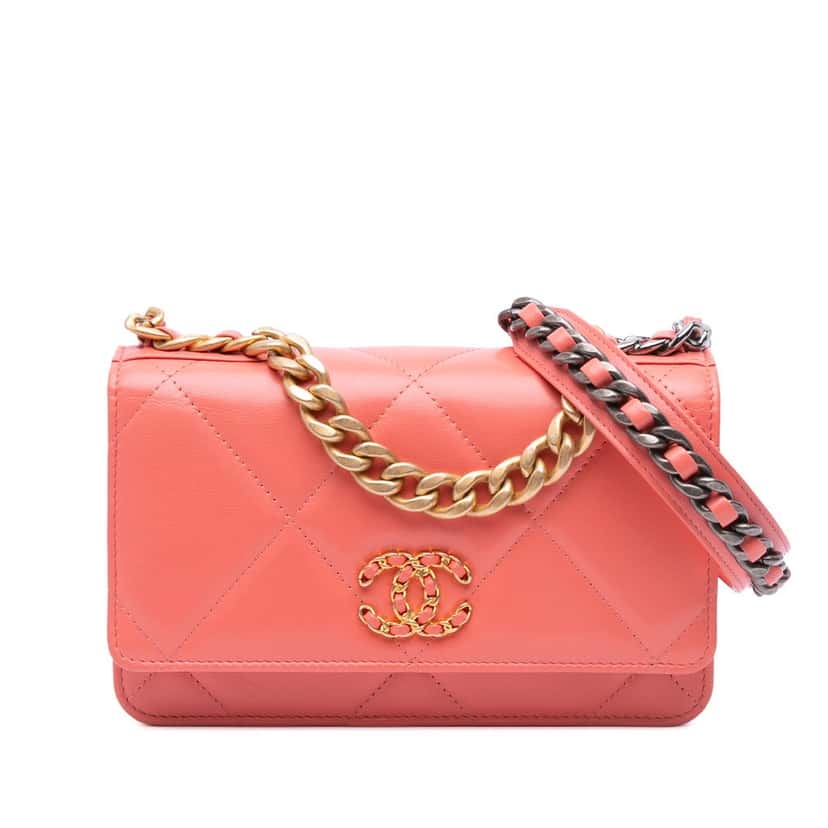 Chanel Quilted Lambskin 19 Wallet on Chain Pink Leather Very good condition - Front View