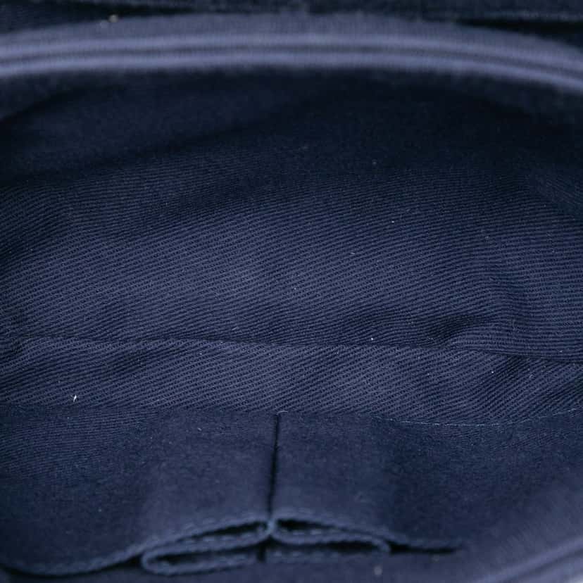 Chanel Small Chevron Jersey Trendy CC Top Handle Flap Blue Very good condition - Model View