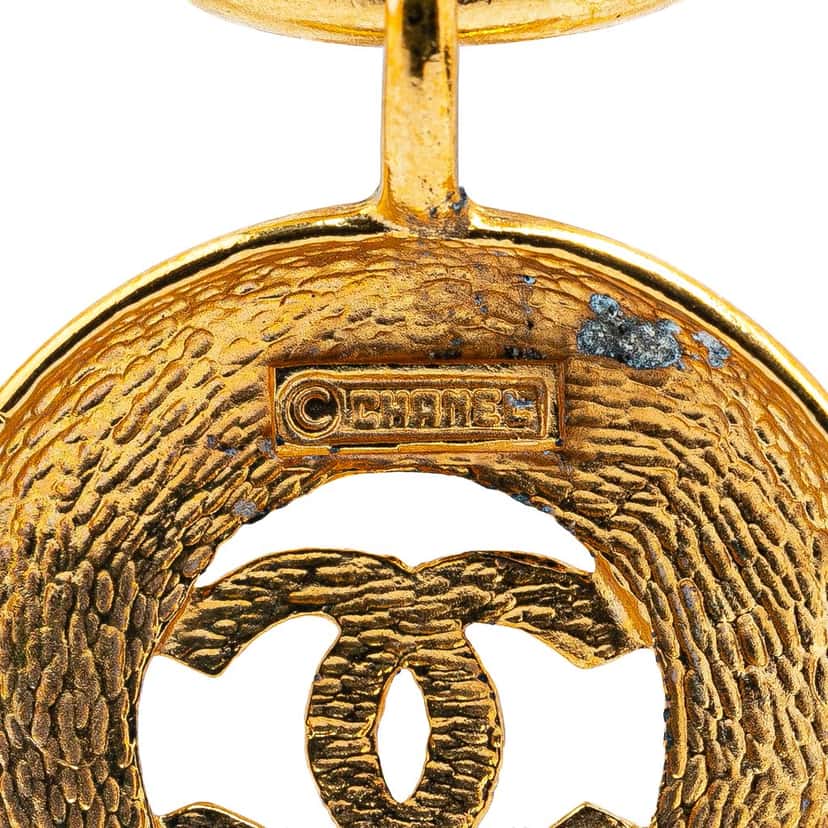 Chanel Gold Plated CC Round Pendant Necklace Gold Metal Very good condition - Inside View