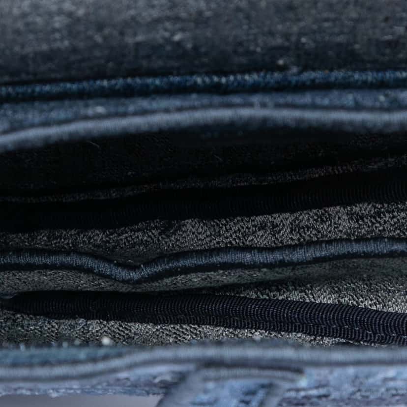 Dior Oblique Embroidered Denim Saddle Bag Blue Very good condition - Model View