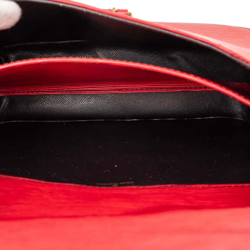 Louis Vuitton Epi Cartouchiere MM Red Leather Very good condition - Model View
