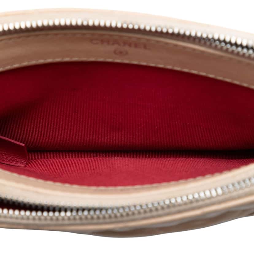 Chanel Bicolor Aged Calfskin Gabrielle Double Zip Clutch with Chain Beige Leather Very good condition - Model View