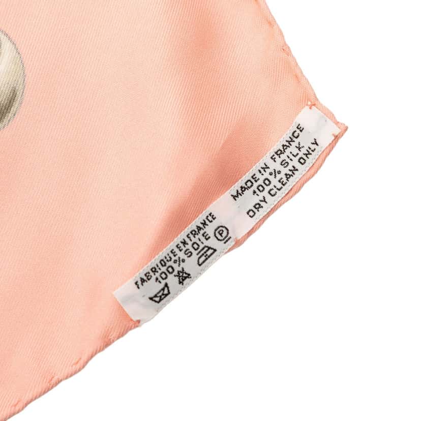 Hermès Les Chevaux des Moghols Silk Scarf 90 Pink Very good condition - Model View
