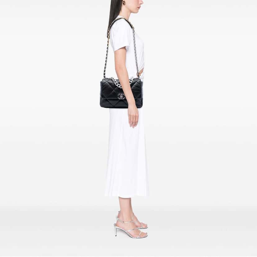 Chanel Large Lambskin 19 Flap Black Leather Very good condition - Box View