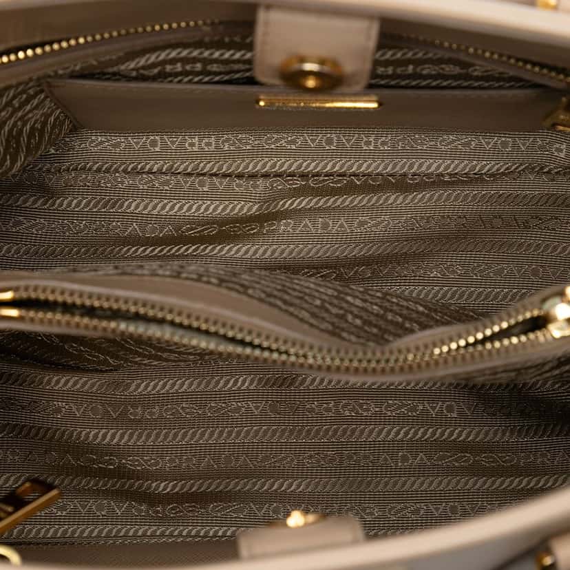 Prada Medium Saffiano Lux Open Promenade Satchel Brown Leather Very good condition - Model View