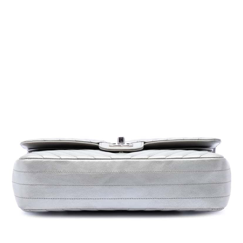 Chanel Medium Classic Chevron Metallic Caviar Double Flap Silver Leather Very good condition - Inside View