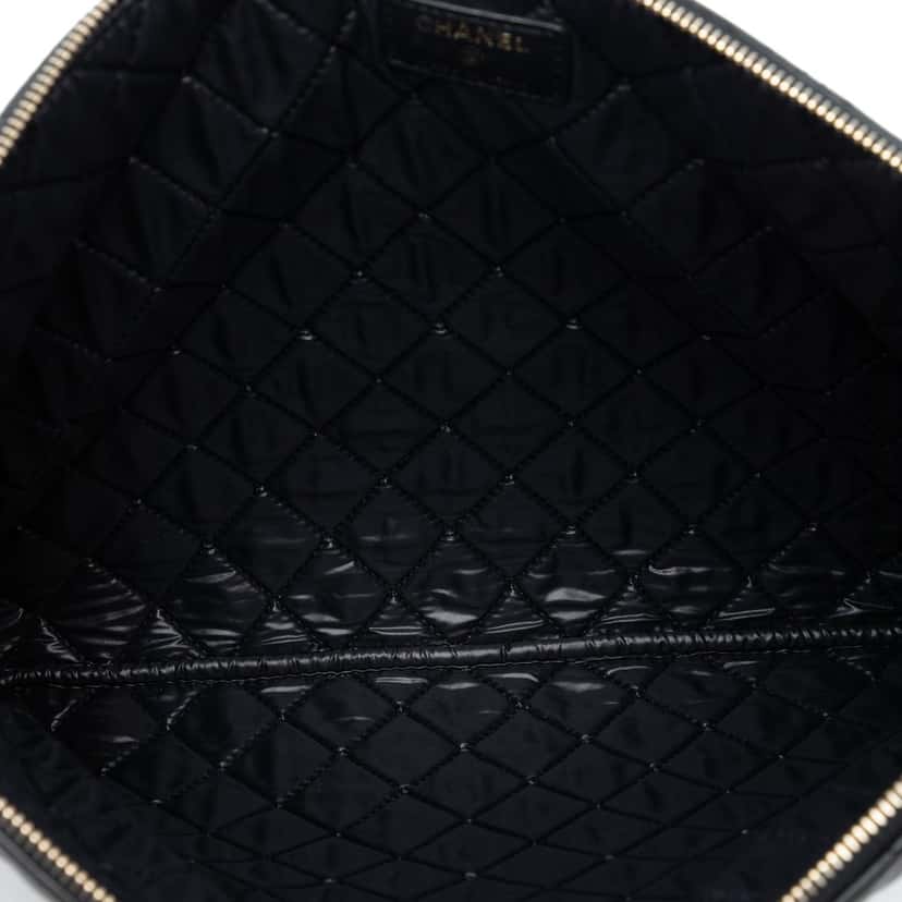 Chanel Large Quilted Lambskin Casino Charms O Case Clutch Black Leather Very good condition - Model View