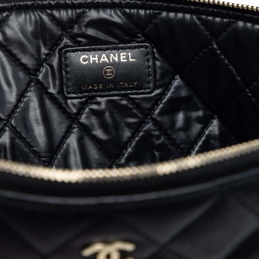 Chanel Large Quilted Lambskin Casino Charms O Case Clutch Black Leather Very good condition - Box View