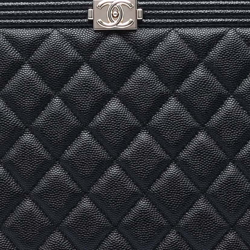 Chanel Large Quilted Caviar Boy O Case Clutch Black Leather Very good condition - Box View
