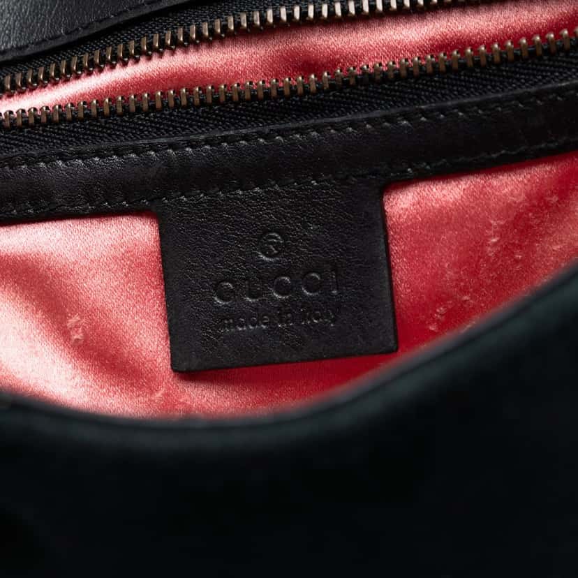 Gucci Medium GG Marmont Matelasse Velvet Shoulder Bag Black Very good condition - Box View