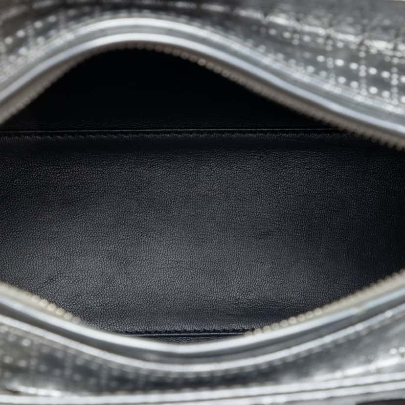 Dior Medium Metallic Patent Microcannage Lady Dior Silver Leather Very good condition - Model View