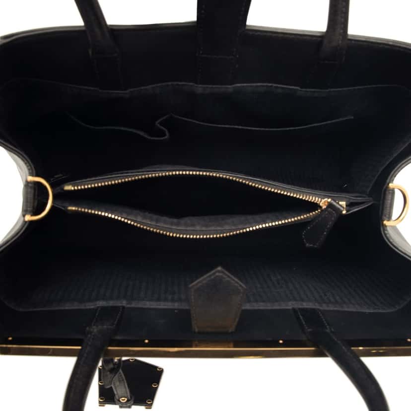 Fendi Medium Leather 2Jours Satchel Black Leather Very good condition - Model View