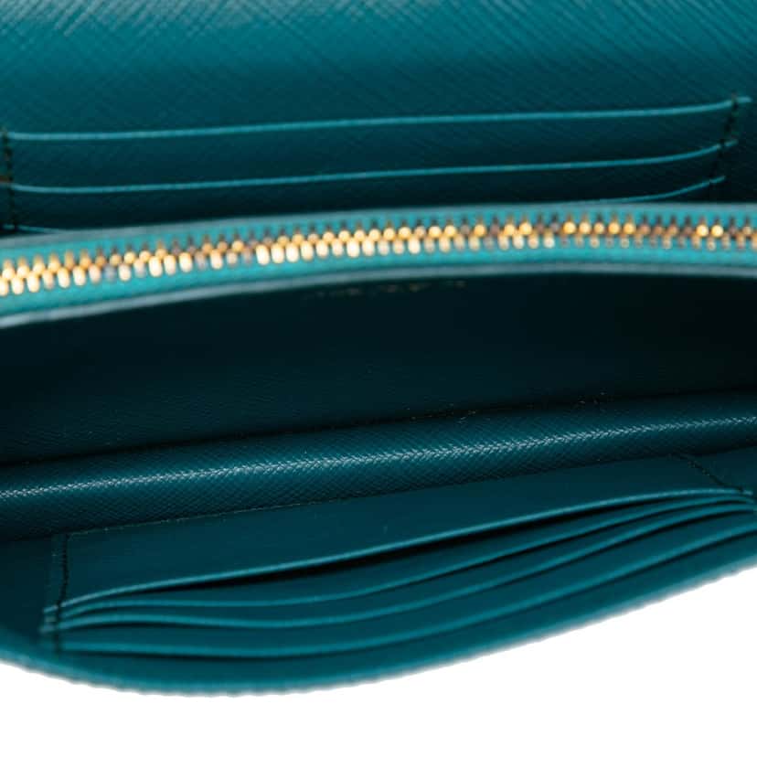 Prada Saffiano Lux Wallet on Chain Blue Leather Very good condition - Model View