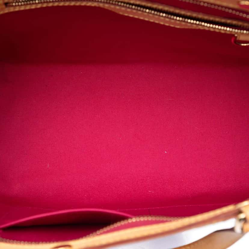 Louis Vuitton Monogram Vernis Brea MM Red Leather Very good condition - Model View