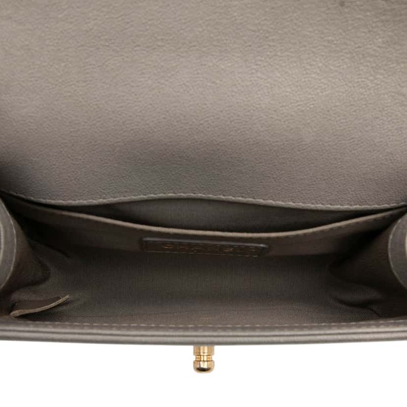 Chanel Small Quilted Caviar Boy Flap Brown Leather Very good condition - Model View