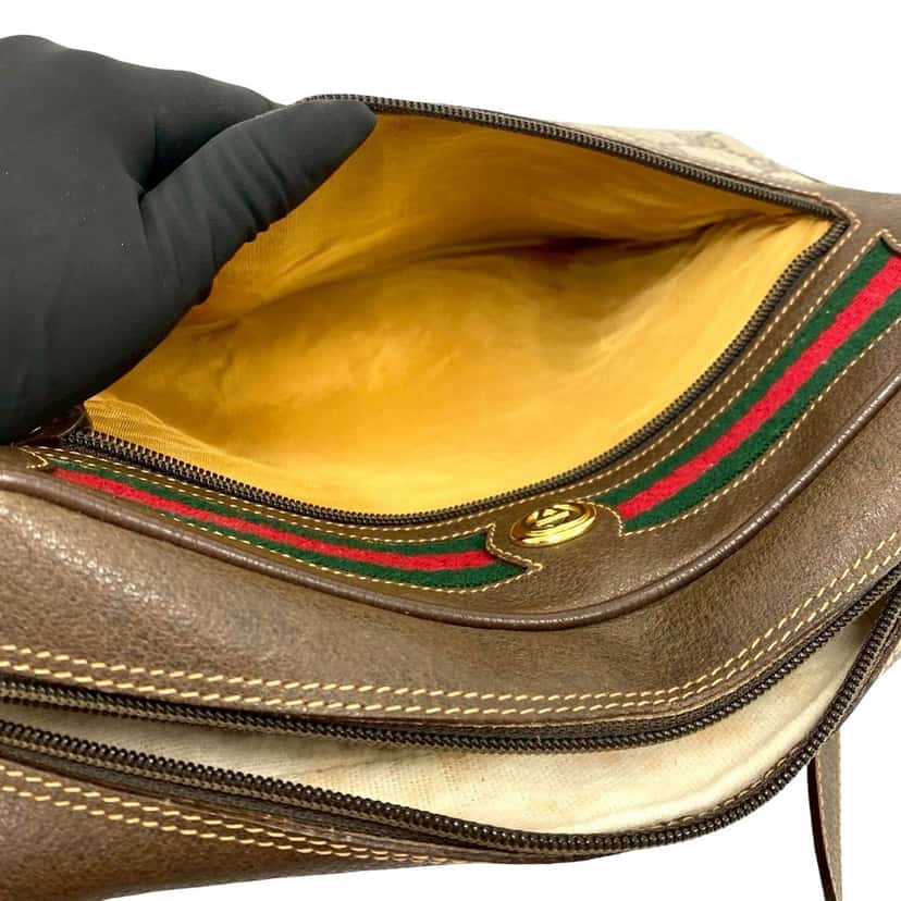 Gucci GG Supreme Web Crossbody Beige Very good condition - Model View